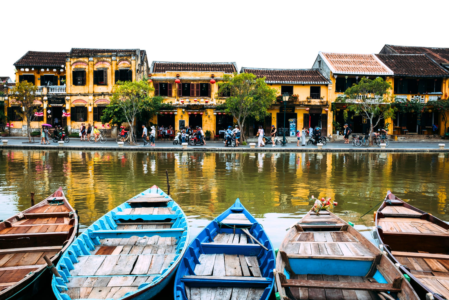Phố cổ Hội An bên sông